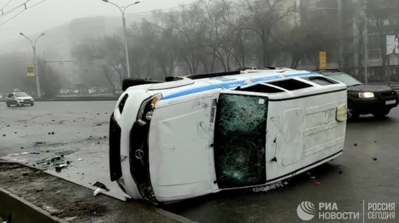 
            В Казахстане в ходе уличных протестов сожгли более 120 машин (фото)
        