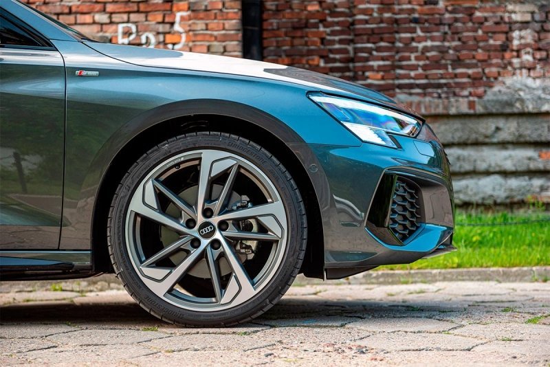
            Новый Audi A3: 5 фактов о младшем седане из Ингольштадта
        