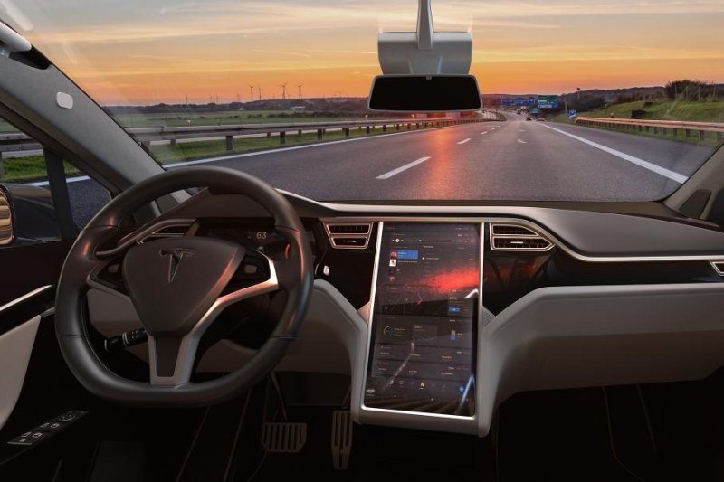 Автопилот Tesla научили «агрессивному» поведению на дороге