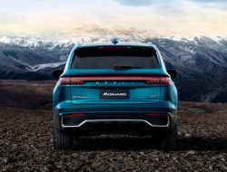 Geely представила флагманский кроссовер Monjaro для России