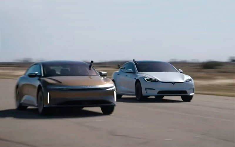 
            Самая мощная Tesla сразилась в дрэге с 111-сильным Lucid Air. Видео
        