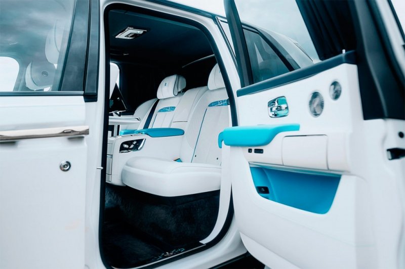 
            Rolls-Royce посвятил спецверсию Cullinan замерзшим озерам
        
