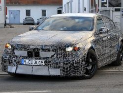Баварцы выкатили на тест новую версию BMW M5