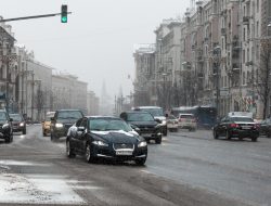 Транспортный налог-2022. Дорогие авто предложили разделить на 2 категории