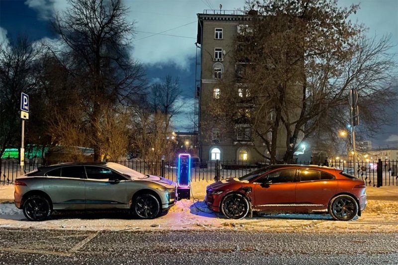 
            Смена привычек. Зимний тест электрического Jaguar i-Pace
        
