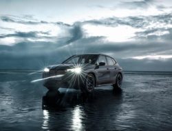 BMW представила 619-сильный электрокар iX M60, который приедет в Россию
