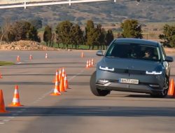 Кроссовер Hyundai Ioniq 5 успешно прошел «лосиный тест». Видео