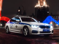 ГИБДД Москвы выпустила обои для смартфона с патрульным BMW