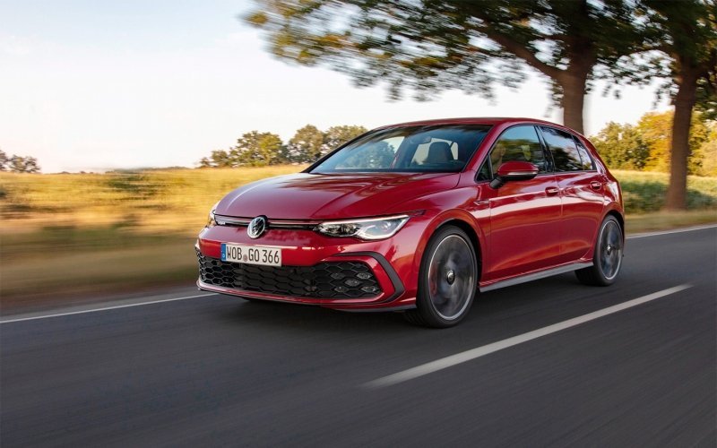
            Volkswagen расширил список оснащения нового Golf для России
        