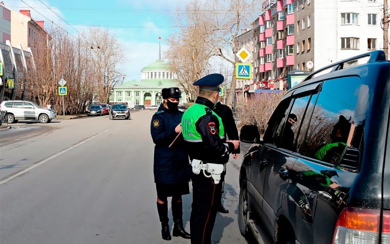 
            Арест на 15 суток. ГИБДД строго предупредила водителей по поводу штрафов
        