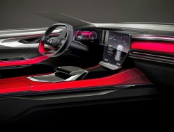 Дисплей а-ля Tesla и приплюснутый руль: Renault рассекретил салон нового кроссовера Austral