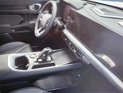 Дисплей для пассажира и минимум кнопок: салон нового Haval Cool Dog раскрыли на шпионских фотографиях