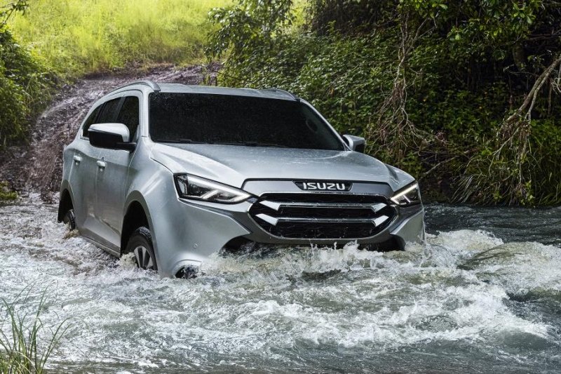 До России добрался рамный Isuzu Mu-X: цены «до 4 миллионов рублей»