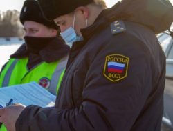 Забрать машину за долги могут прямо на дороге. В ГИБДД объяснили