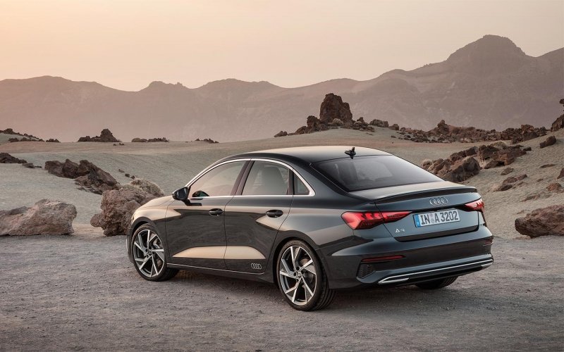
            Новый Audi A3: 5 фактов о младшем седане из Ингольштадта
        
