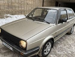 В России выставили на продажу Golf, на который «сошел благодатный огонь»