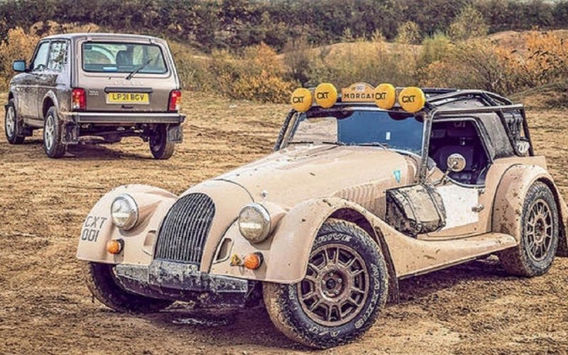 
            Немецкие репортеры затеяли битву внедорожников Lada Niva и Morgan CX-T
        