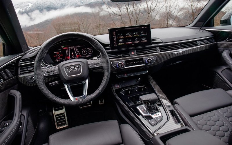 
            Фейерверки на будущее. Тест-драйв новых Audi RS 4 и RS 5
        