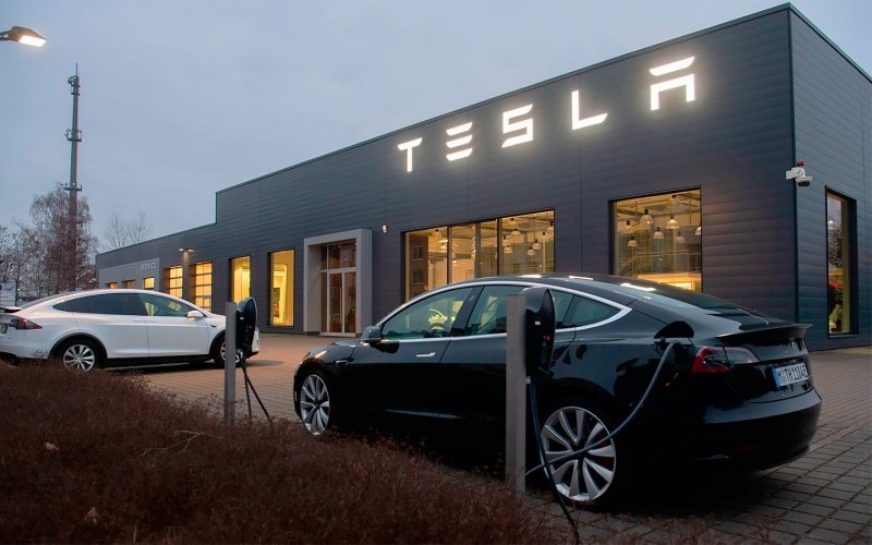 
            От Tesla до дизельгейта: 5 скандалов в автопроме в 2021 году
        