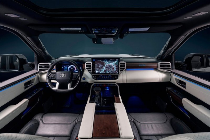 
            Новая Toyota Tundra получила самую роскошную версию
        