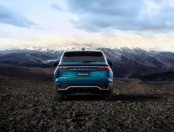 Geely придумала необычное название для кроссовера KX11 в России