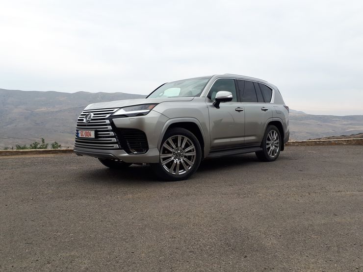 Князь и грязи: первый тест-драйв новейшего рамного «премиала» Lexus LX
