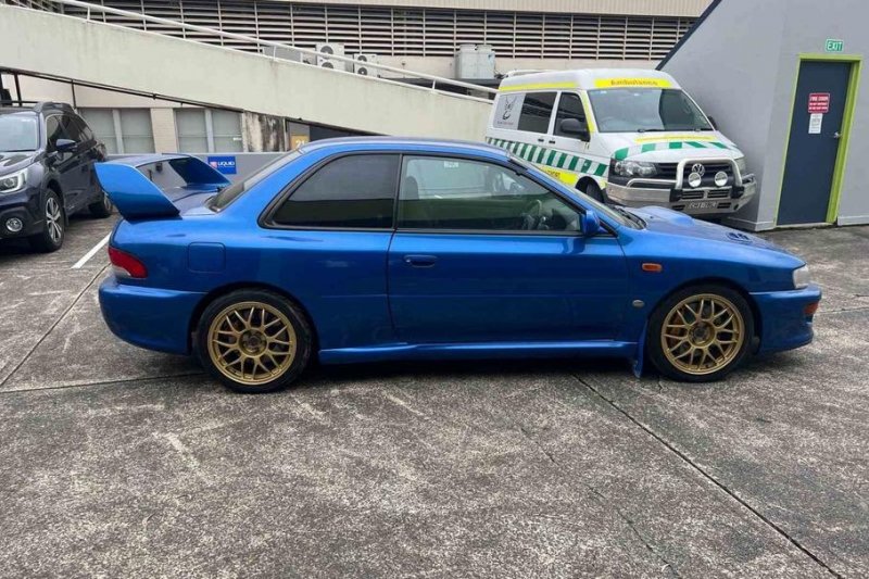 Конфискованную полицией редчайшую Subaru Impreza WRX STI 22B выставили на продажу