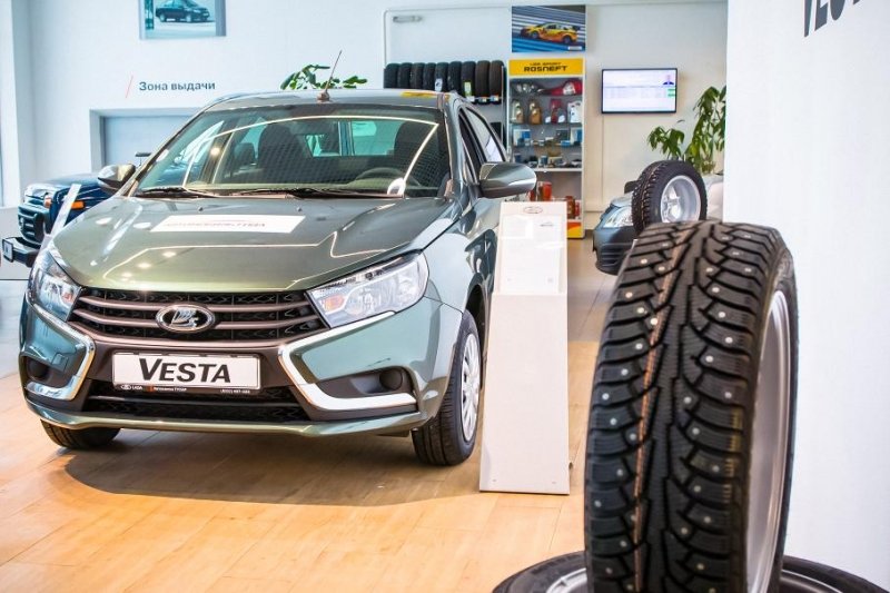 Lada Vesta впервые превзошла по стоимости Hyundai Solaris, и вот почему