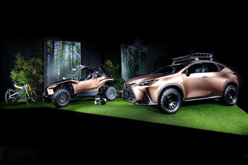 Lexus в Токио: представлены внедорожный NX PHEV и водородный багги