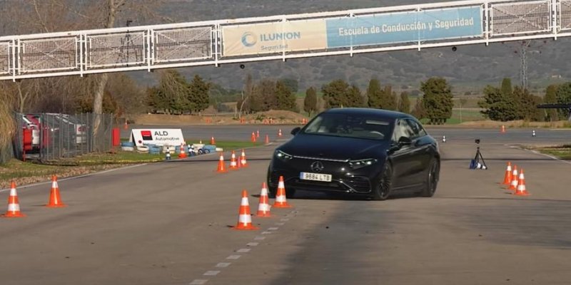 Mercedes-Benz EQS провалил «лосиный тест»