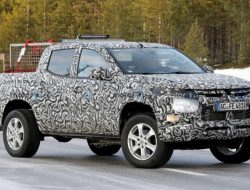 Mitsubishi L200 готовится к смене поколения: первые шпионские фотографии