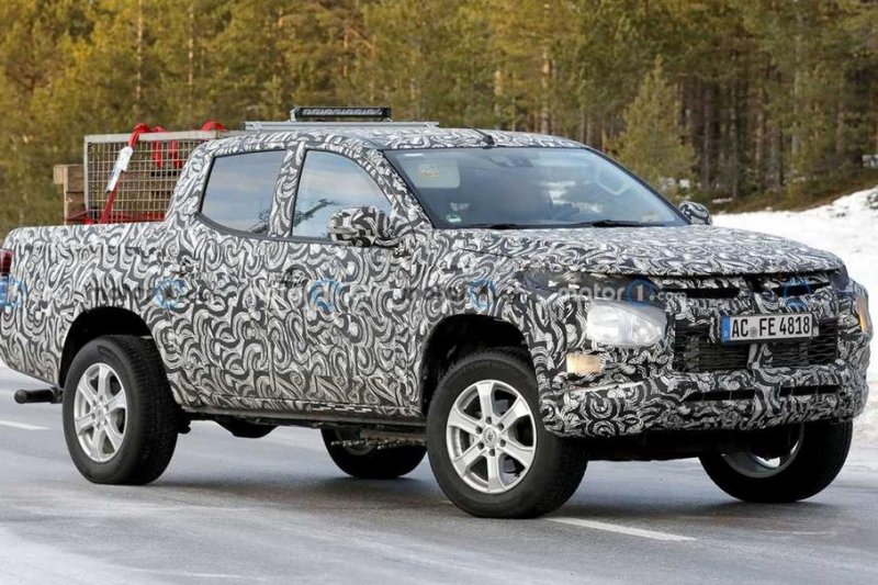 Mitsubishi L200 готовится к смене поколения: первые шпионские фотографии