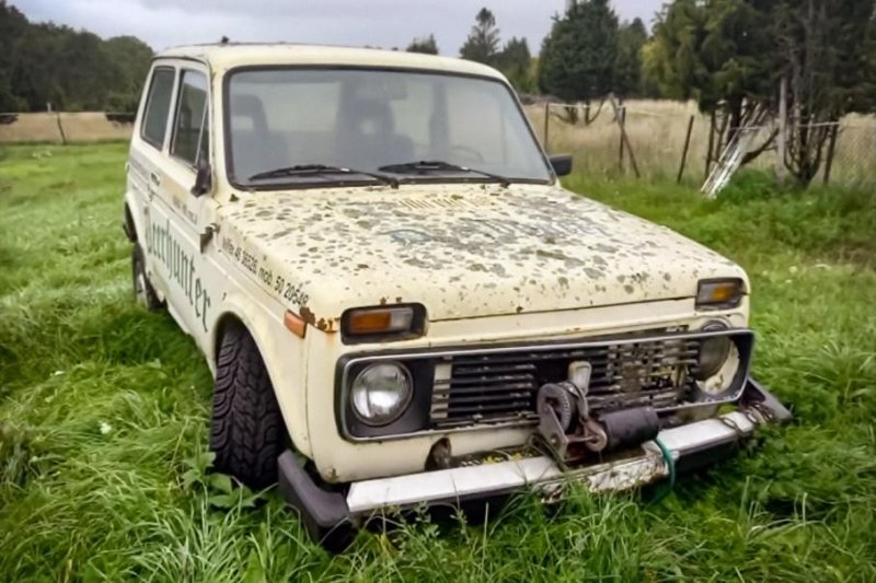 «Настоящее советское качество»: европейцы оценили ржавую Lada Niva, заброшенную на 15 лет