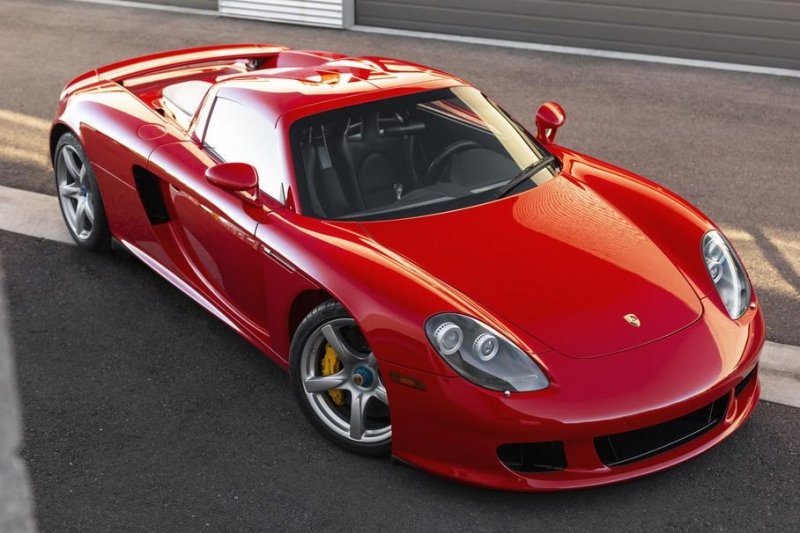 Porsche Carrera GT в редком цвете пустили с молотка по беспрецедентной цене