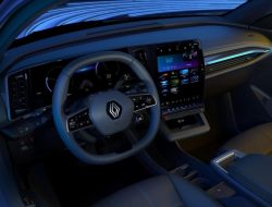 Renault показала «мультимедийку» нового Megane E-Tech с плотностью пикселей больше, чем на iPad Pro