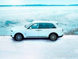 Rolls-Royce посвятил спецверсию кроссовера Cullinan озерам Сибири