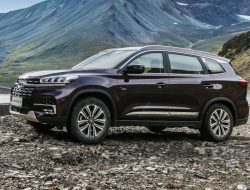 Российский Chery Tiggo 8 обновился и лишился двухлитрового мотора