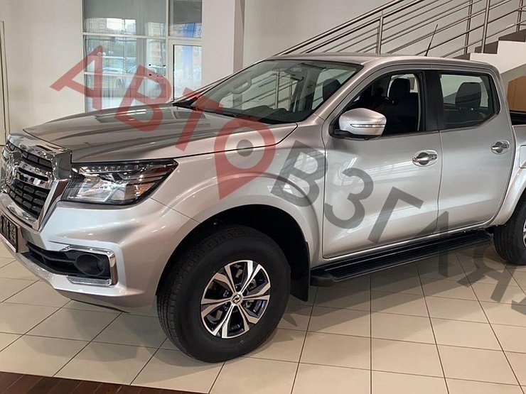 Российским дилерам начали отгружать китайскую копию Nissan Navara