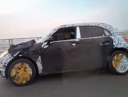Самый большой кроссовер в истории Smart сфотографировали на дороге