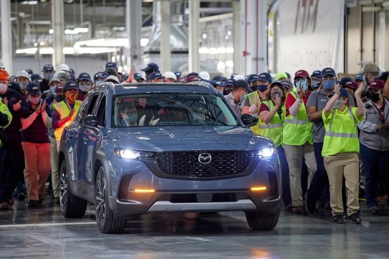 Собрана первая партия кроссоверов Mazda CX-50