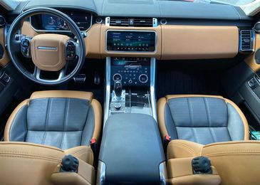 «Толстовку» на пиджак: тест-драйв Range Rover Sport 2022 модельного года