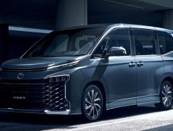 Toyota представила минивэны Noah и Voxy нового поколения