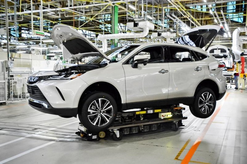 Toyota закрывает заводы из-за вспышки коронавируса