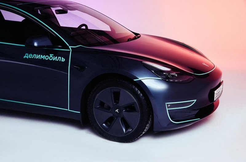 В московском каршеринге появились электрокары Tesla Model 3. И это недешево