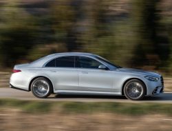 В России отзывают новые Mercedes-Benz S-Class из-за проблем с аирбэгом