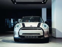 В России стартовали продажи хетчбэка MINI Camden Edition