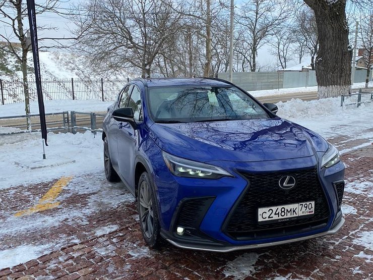 В России стартовали продажи нового Lexus NX