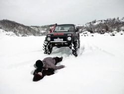 Видео: из классической Lada Niva сделали монструозный вездеход