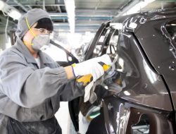 Видео: как на АвтоВАЗе устраняют дефекты лакокрасочного покрытия на Lada Vesta