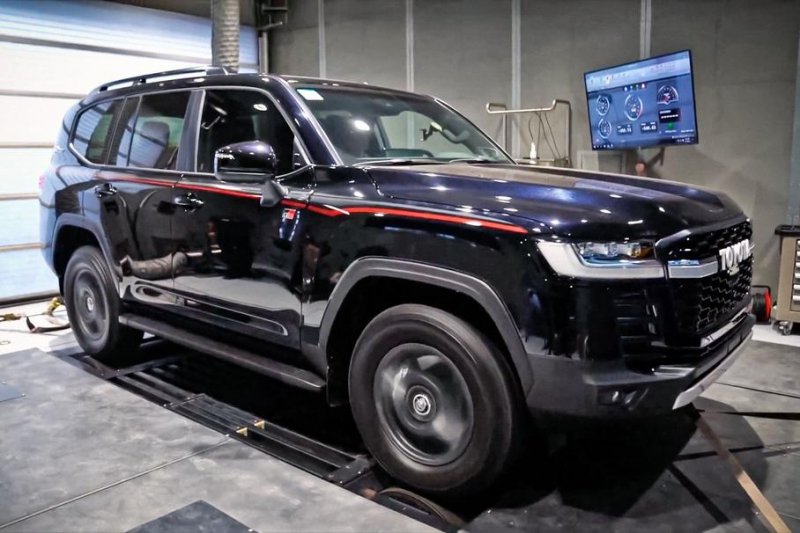Видео: мощность Toyota Land Cruiser 300 проверили на стенде